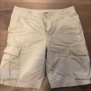 Old navy white/beige shorts missing button